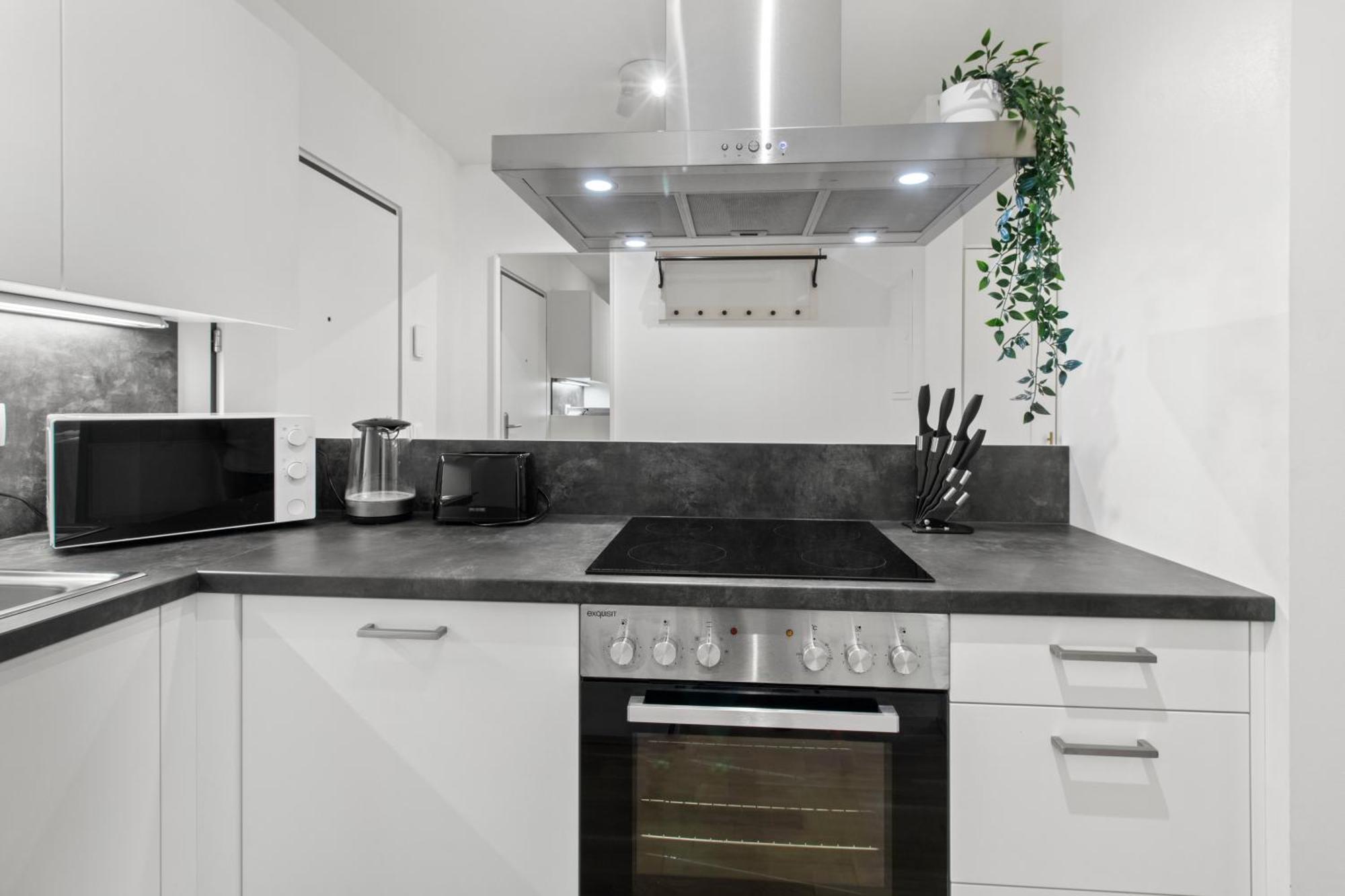 Balcony I 50 M² I Near Center * Wien