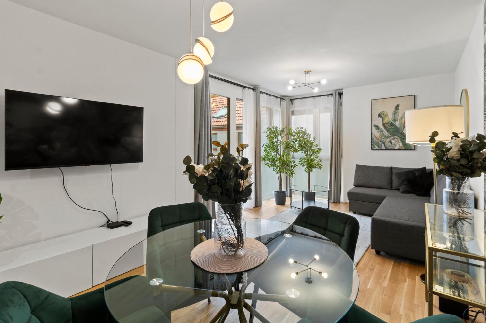 Balcony I 50 M² I Near Center * Wien